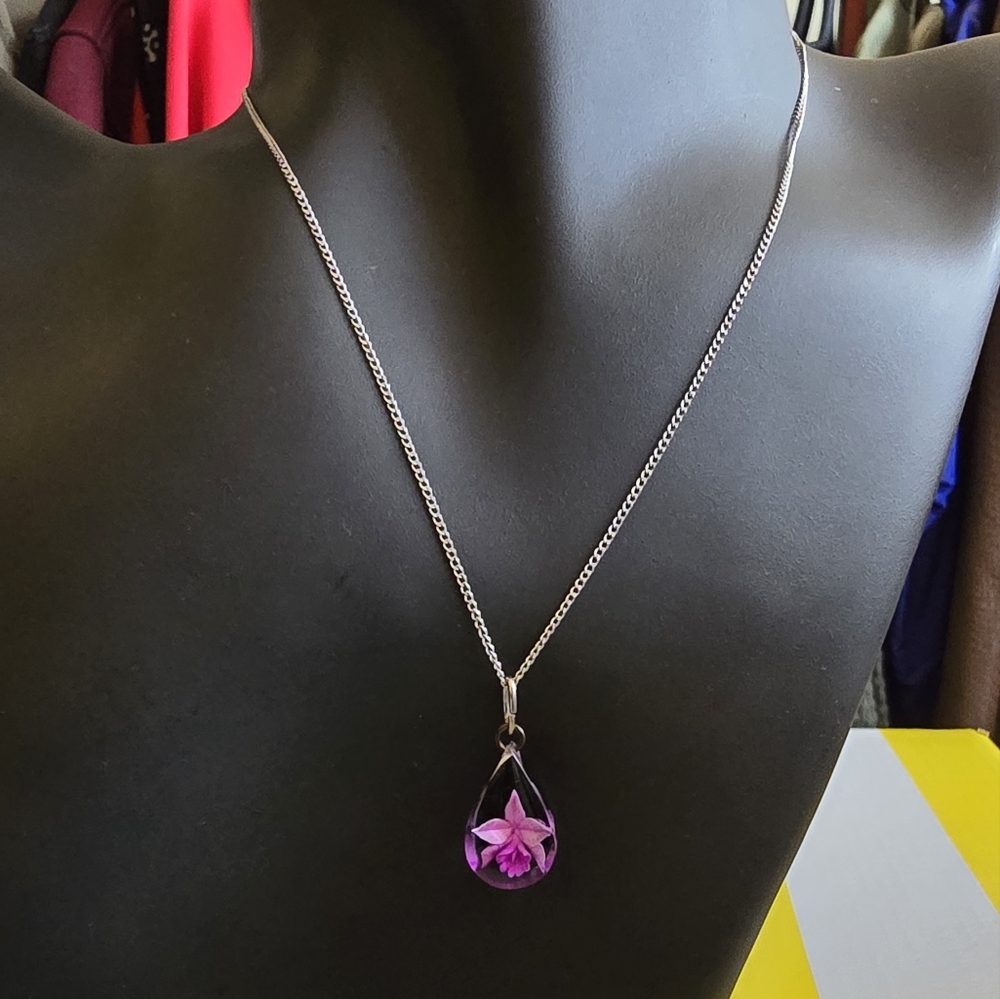 Trifari Elegant Purple Pendant Necklace